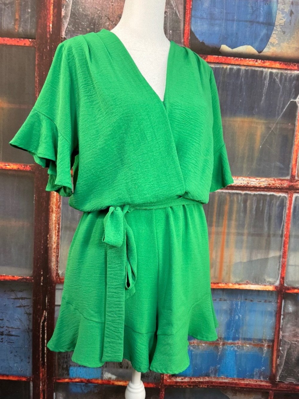 Fraiche by J Flutter Sleeve Surplice Romper Women's Medium Green Tie Waist